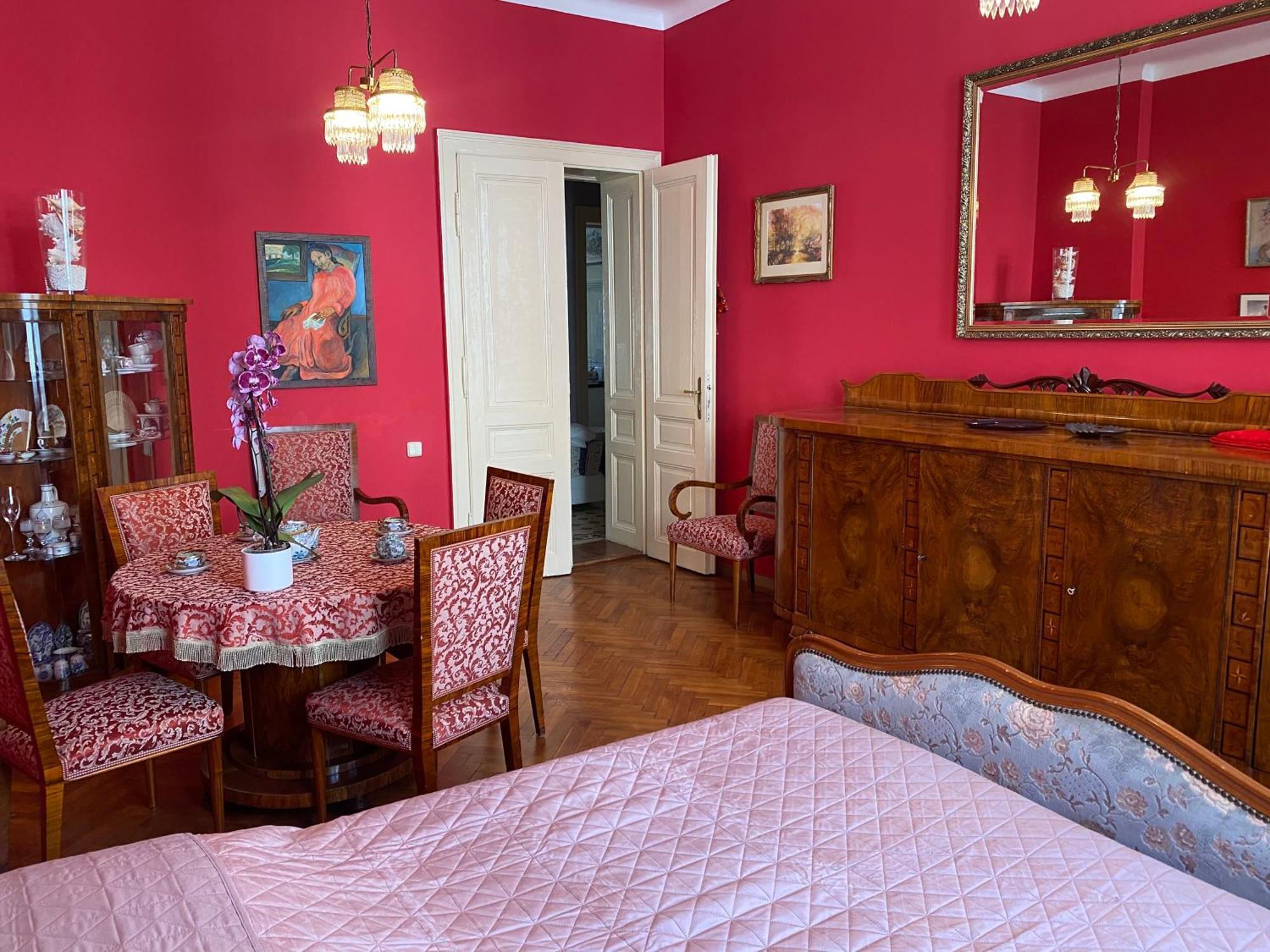 Retro Big Apartment With Two Balconies And Lift Karlsbad Buitenkant foto
